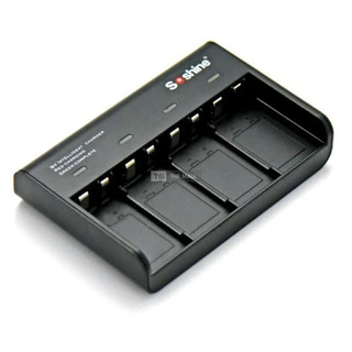 4-Bay 9V Rechargeable Battery Charger - 3