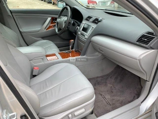 Clean Toyota Camry for Sale - 5