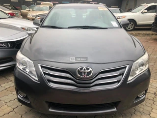 Toyota Camry - 4