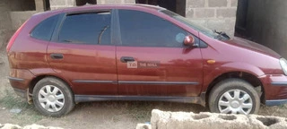 Nissan Almera 2000 with Custom Paper - 4