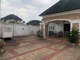 4bdrm Bungalow in Owerri for Sale - 2