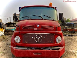 Mercedes Benz 911 Tipper Truck - 3