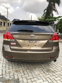 2011 Foreign Used Toyota Venza - 8