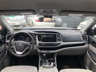 2019 Foreign Used Toyota Highlander - 3