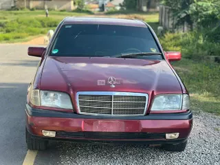 Mercedes Benz C180