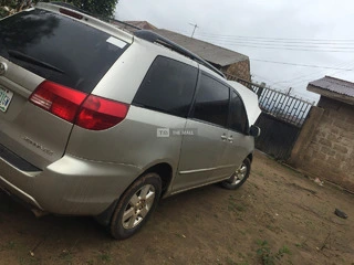 Toyota Sienna 2008 - 4