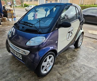 Mercedes Benz Smart Car Fortwo