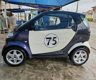 Mercedes Benz Smart Car Fortwo - 2