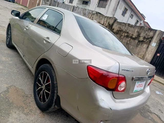 Toyota Corolla 2010 - 8