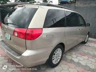 2006 Toyota Sienna, XLE - 3