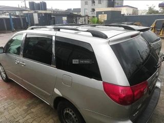 Tokunbo 2008 Model Toyota Sienna - 5