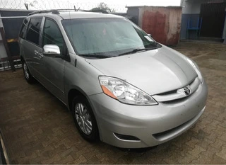 Tokunbo 2008 Model Toyota Sienna - 6