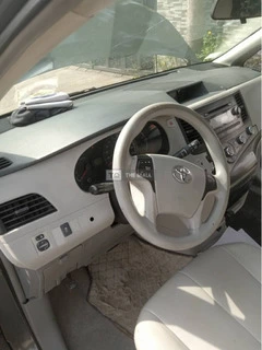 Toyota Sienna 2012 Model - 4