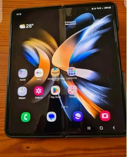 Samsung Galaxy Fold 4 - 5