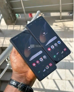 Samsung Galaxy Fold 4 - 7
