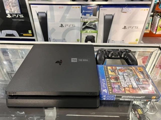 Playstation 4 - 2
