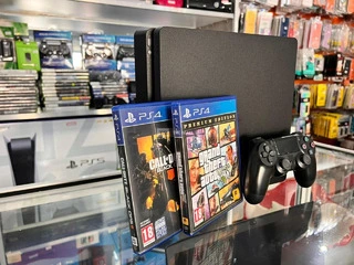 Playstation 4 - 3