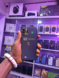 iPhone 11 - 4