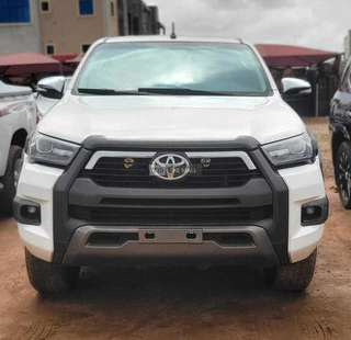 Toyota Hilux 2019 (Manual Drive)