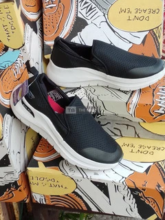 30% Discount! ORIGINAL SKECHERS Sneakers