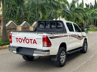 Toyota Hilux 2021 - 7