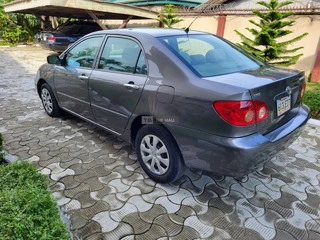 Clean Toyota Corolla LE for Sale - 2