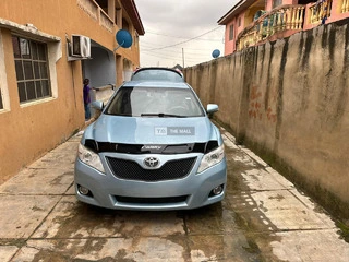 Clean Toyota Camry 2010 - 3