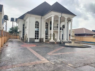 Fully Furnished 5 Bedrooms Duplex - 2