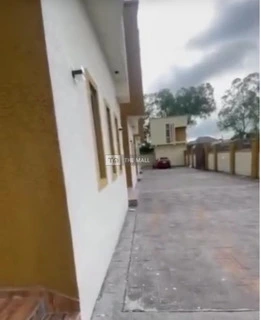 3 Bedrooms Terraced Duplex - 2