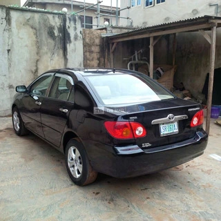 Used Toyota Corolla LE - 3
