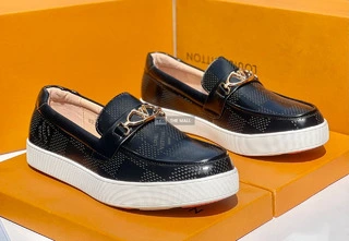 20% Off! Louis Vuitton,Versace Slipon - 4