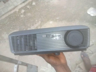 Dell Projector at give-away Price