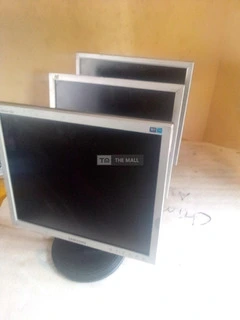 17 Inches Computer Monitor