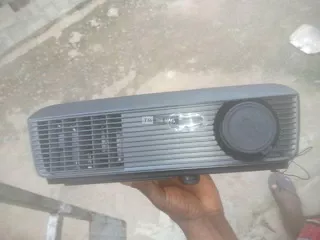 Dell Projector at give-away Price