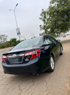 Toyota Camry 2012 XLE - 3