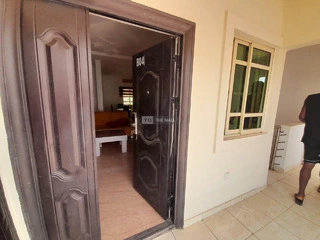 2 Bedroom Flat to Let - 3