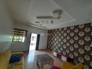 2 Bedroom Flat to Let - 5