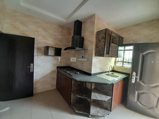 2 Bedroom Flat to Let - 6