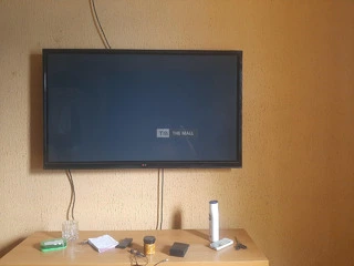 Used LG LED HD 50inches TV for Sale - 2